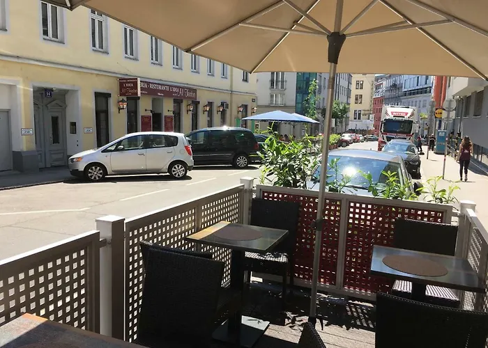 Zentral Direkt An U-bahn Station Апартаменти Відень